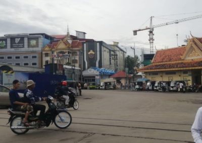 Kambodzsai oldal körforgalom
